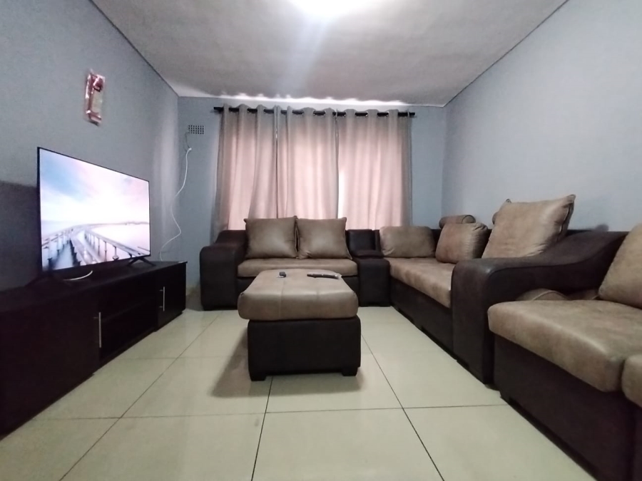 2 Bedroom Property for Sale in Grassy Park Western Cape
